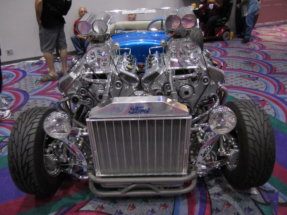 1927-Model-T-with-two-V8-engines-02.jpg