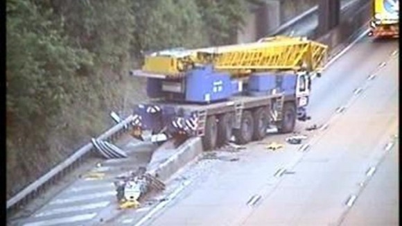 80 tonner on M25.jpeg