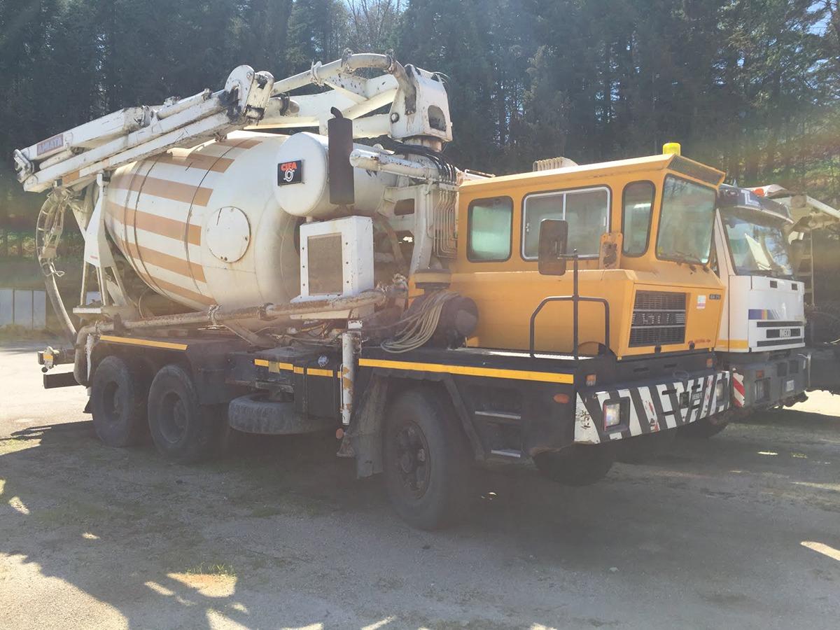 Autobetonpompa Astra BM 21.jpg