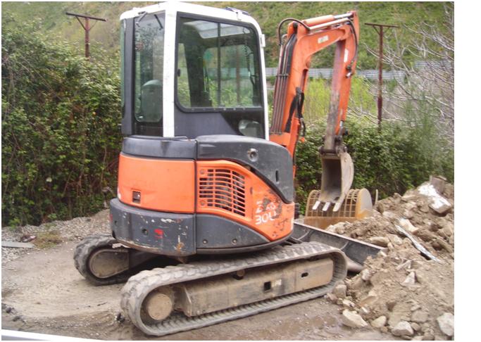 bagger mini hitachi.jpg