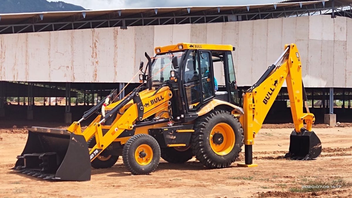 bull-backhoe-loader.jpeg