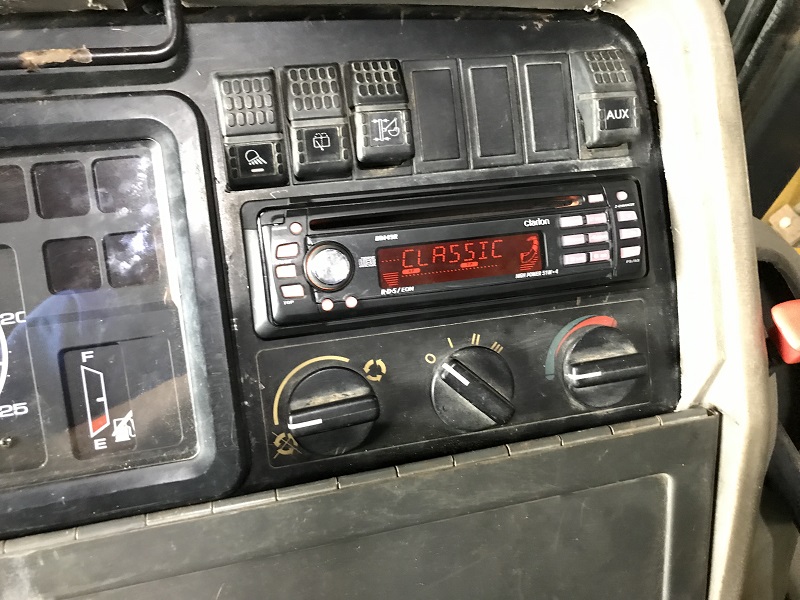 Clarion-CD-Player-Installed.jpg