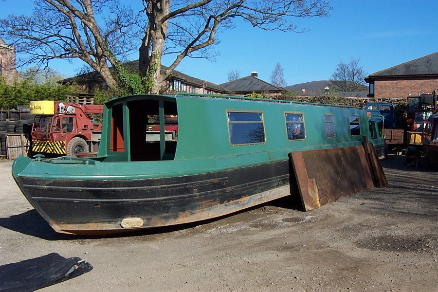 FENCE YARD AND BOAT 007.jpg