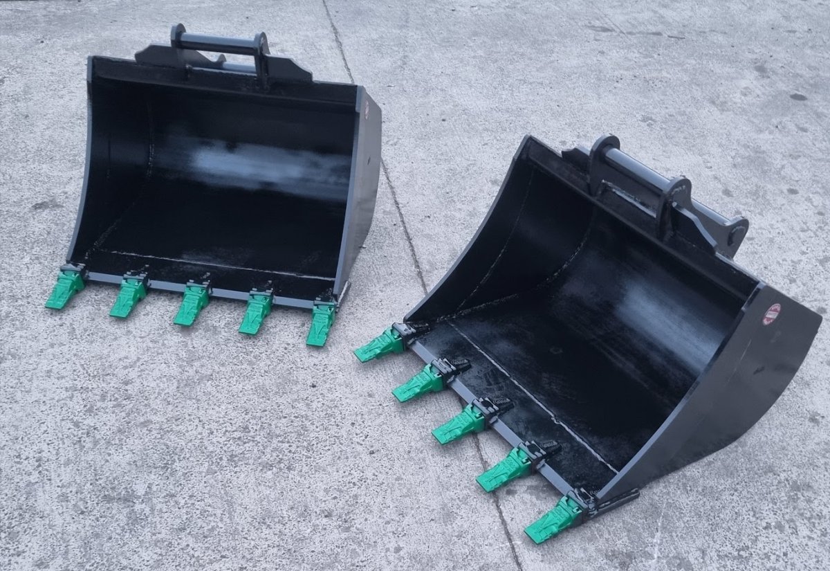 hardox buckets.jpg