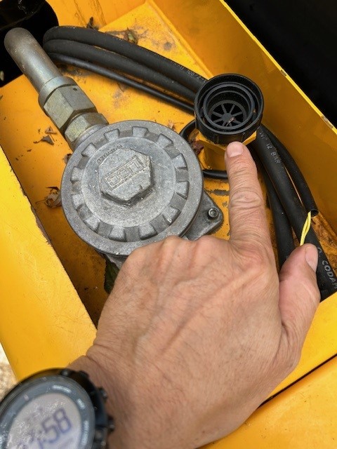 JCB filler cap.jpg