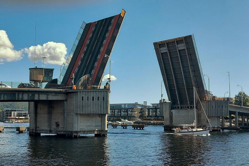 Porsgrunnsbrua_åpen_red.jpg