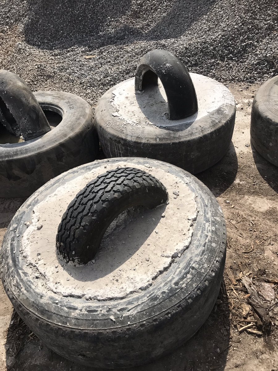 tyre bollards .jpg