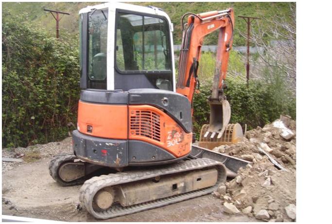 xais hitachi 30 u.jpg